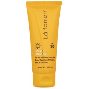 کرم ضد آفتاب بی رنگ لافارر SPF 30 مناسب پوست های چرب